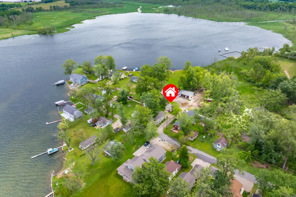 7949 Oak Street Vicksburg, MI 49097