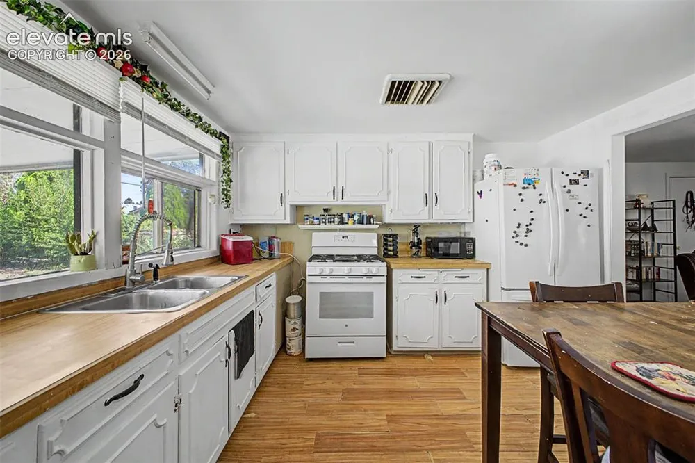 1606 Iroquois Road Pueblo, CO 81001