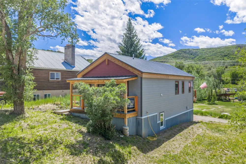 404 Bell Avenue Oak Creek, CO 80467