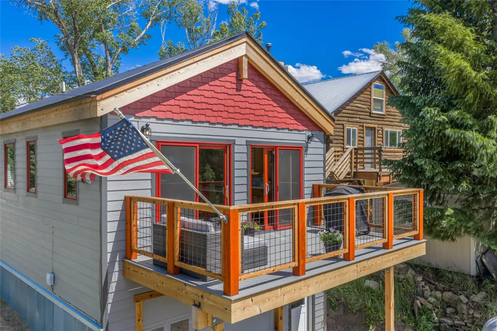 404 Bell Avenue Oak Creek, CO 80467