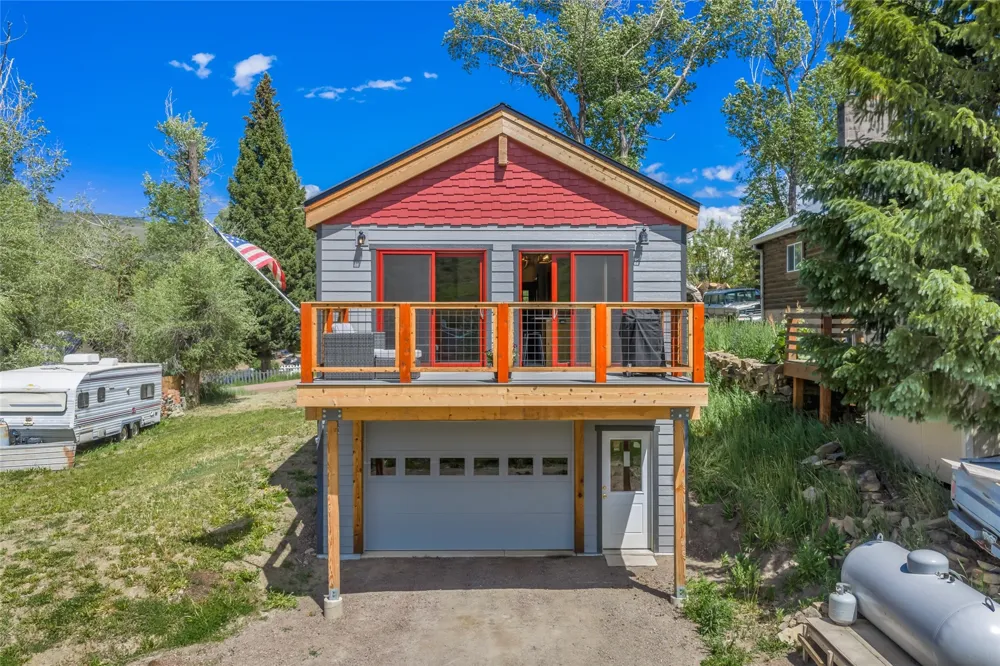 404 Bell Avenue Oak Creek, CO 80467