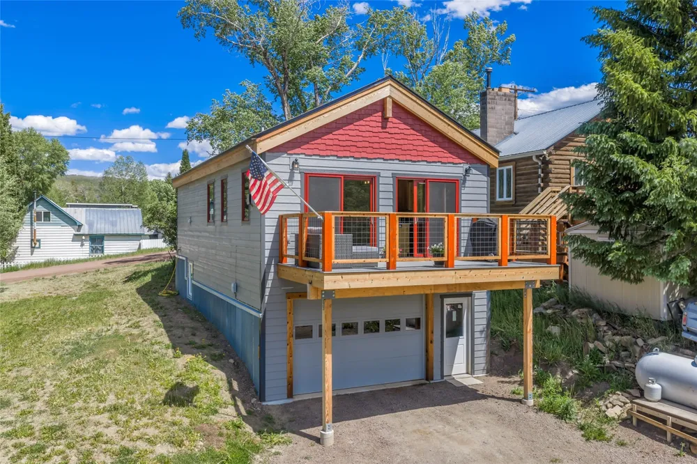 404 Bell Avenue Oak Creek, CO 80467