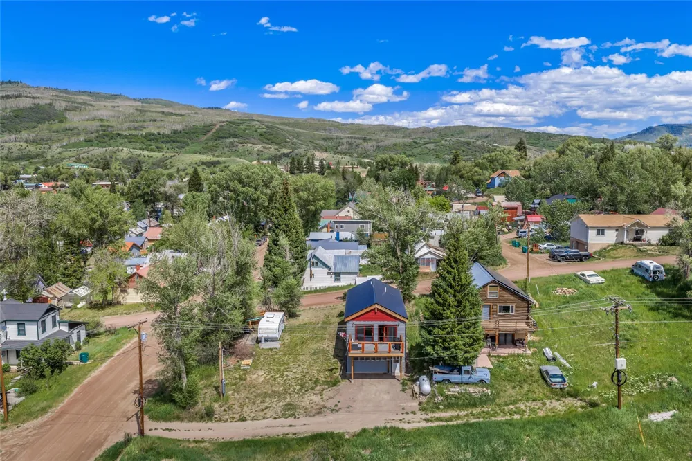 404 Bell Avenue Oak Creek, CO 80467