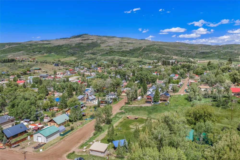 404 Bell Avenue Oak Creek, CO 80467