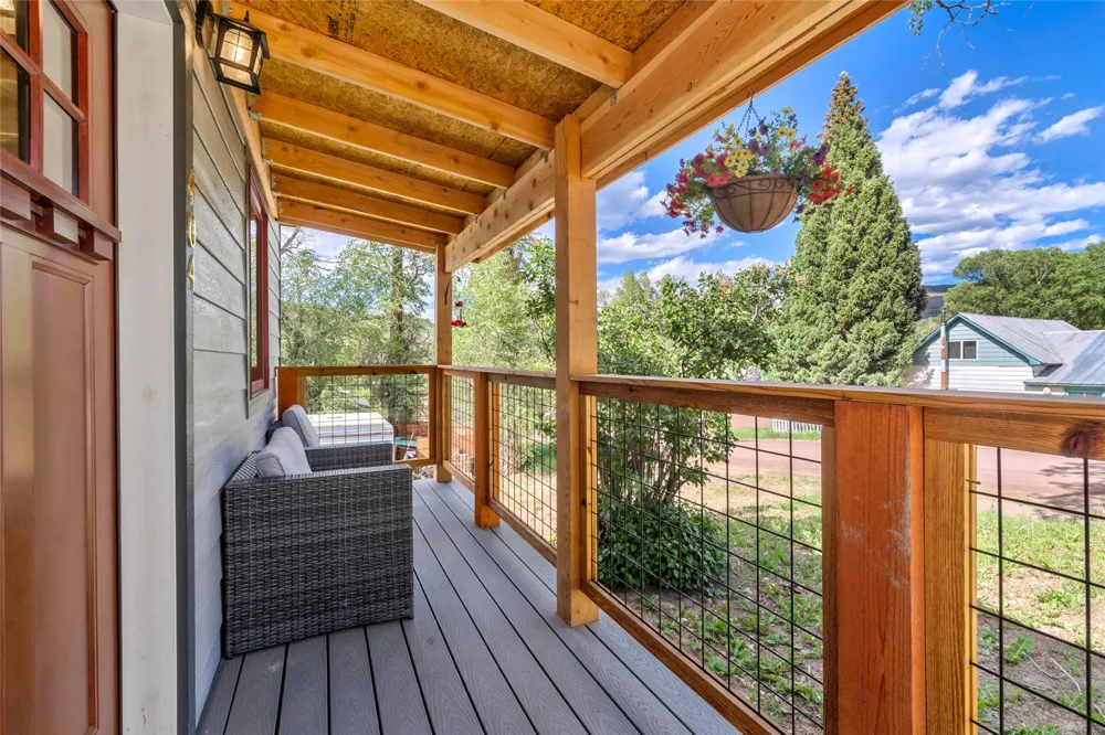 404 Bell Avenue Oak Creek, CO 80467