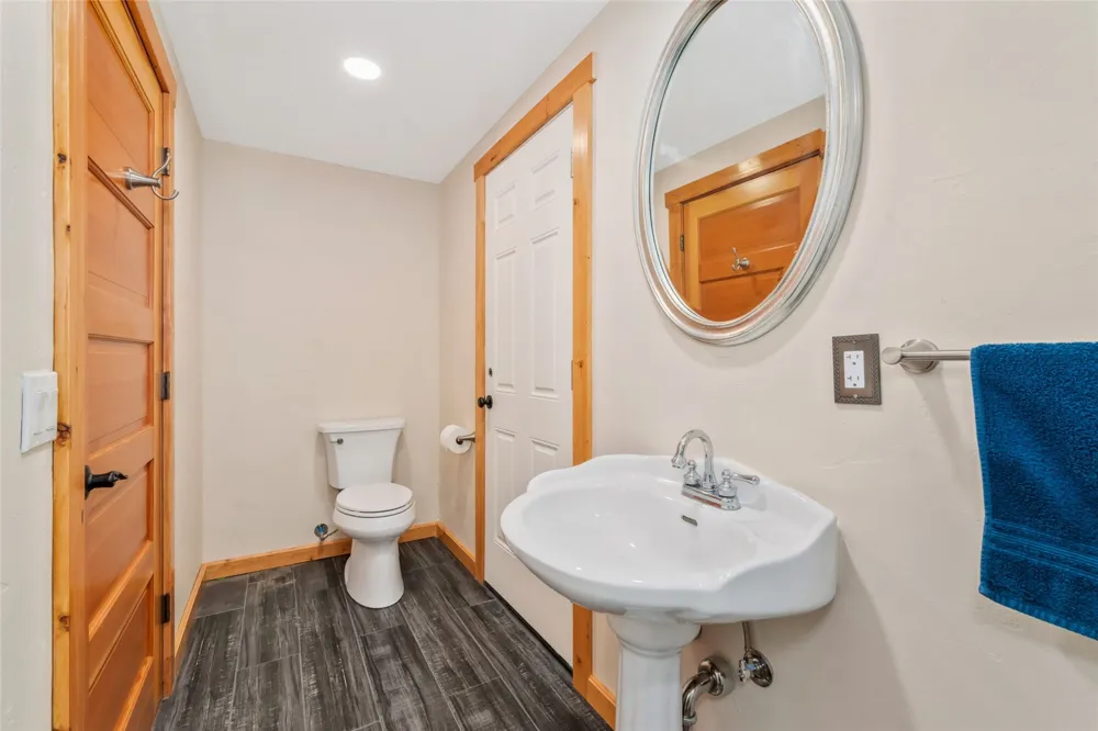 404 Bell Avenue Oak Creek, CO 80467