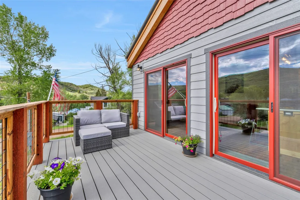 404 Bell Avenue Oak Creek, CO 80467