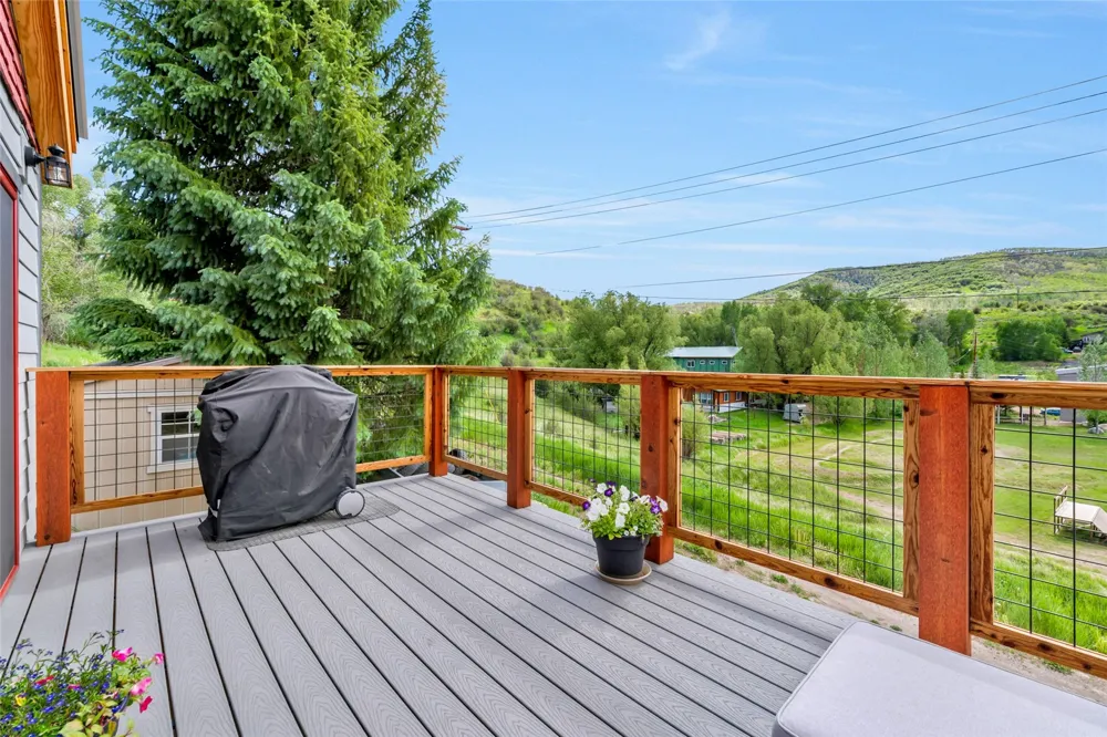 404 Bell Avenue Oak Creek, CO 80467