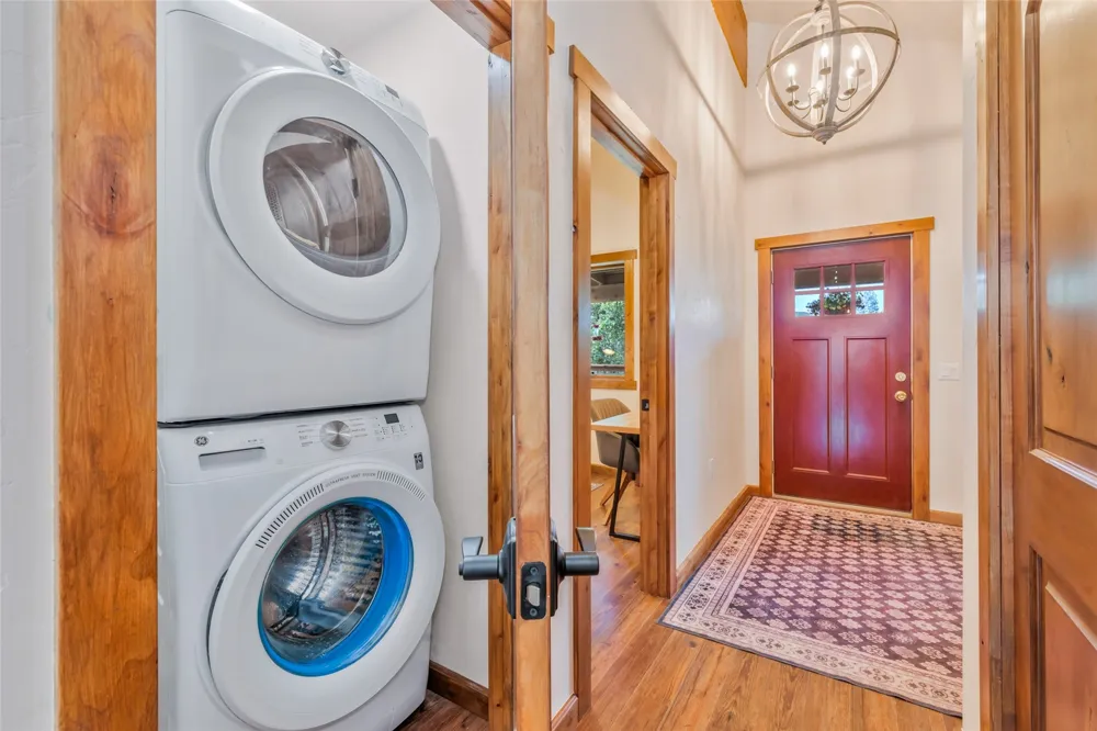 404 Bell Avenue Oak Creek, CO 80467