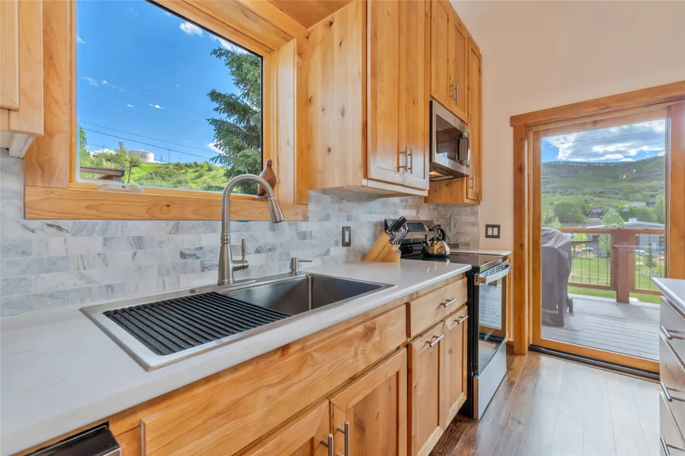 404 Bell Avenue Oak Creek, CO 80467