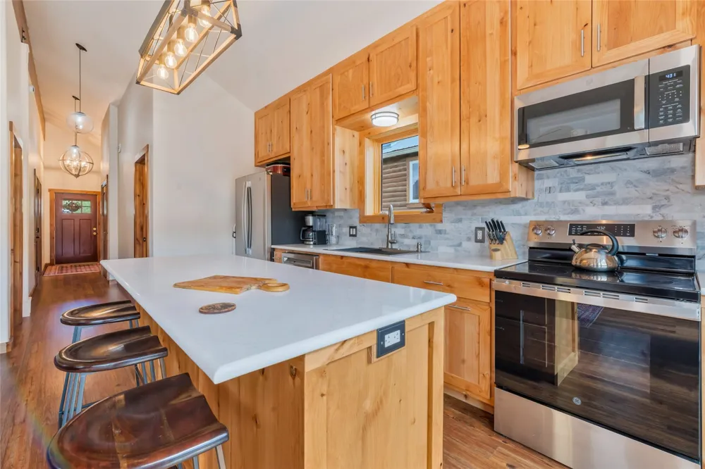 404 Bell Avenue Oak Creek, CO 80467