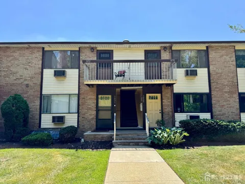 1032 Cricket Lane