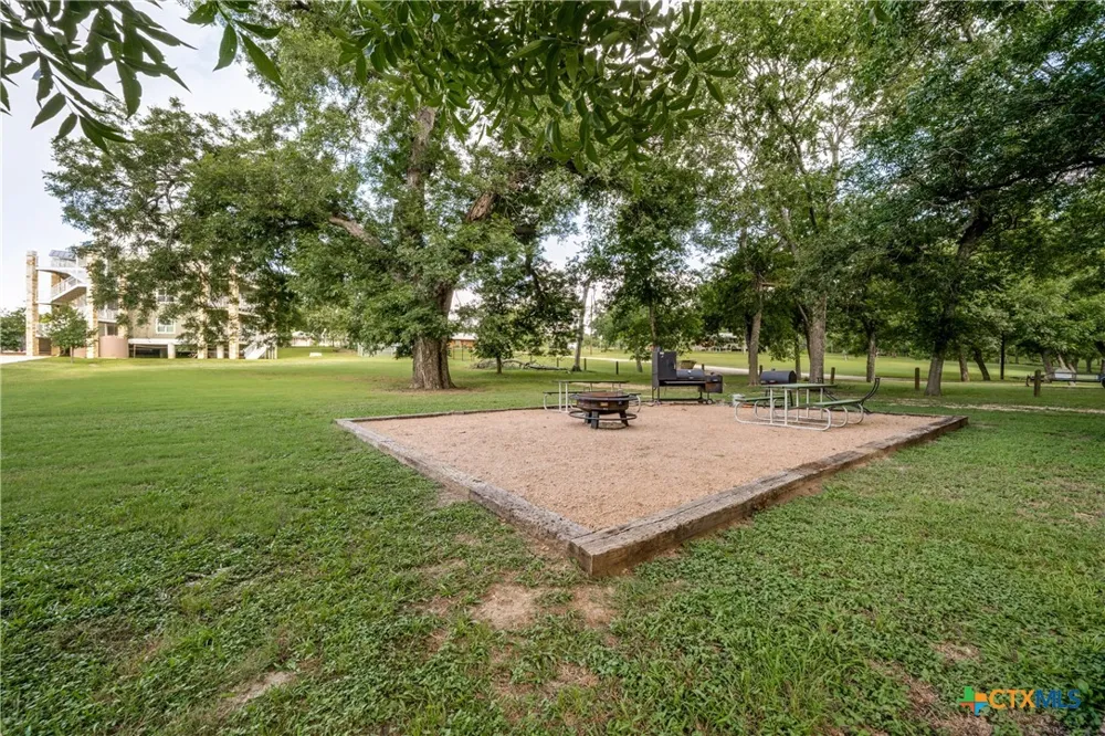 1228 Ervendberg Avenue #104 New Braunfels, TX 78130