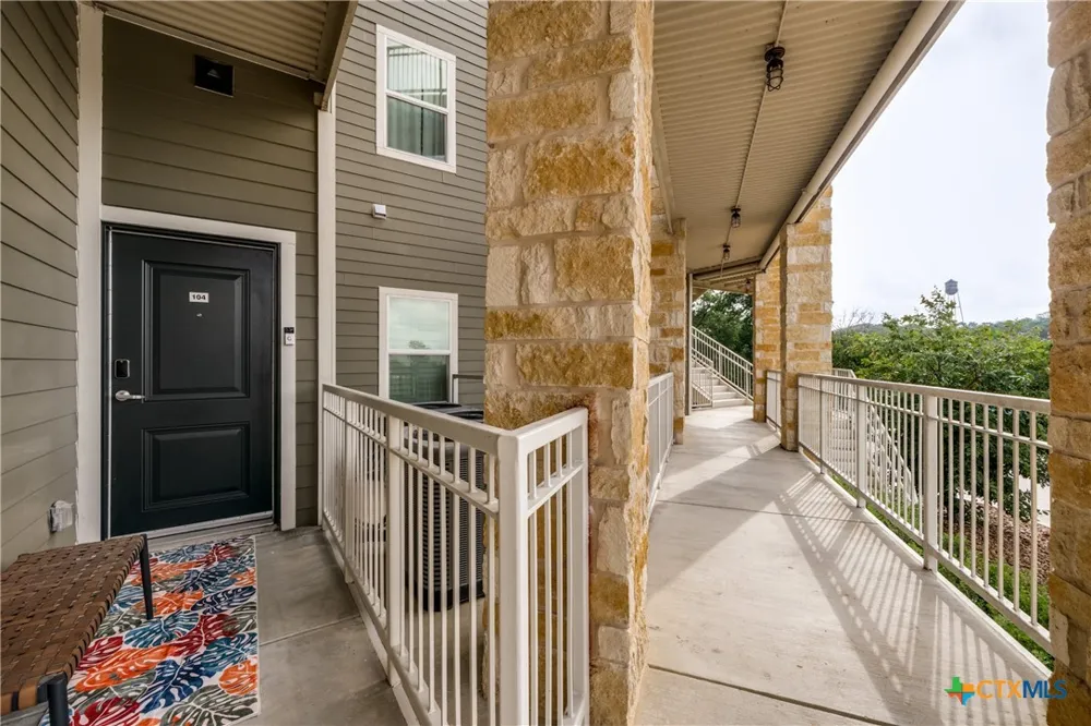 1228 Ervendberg Avenue #104 New Braunfels, TX 78130