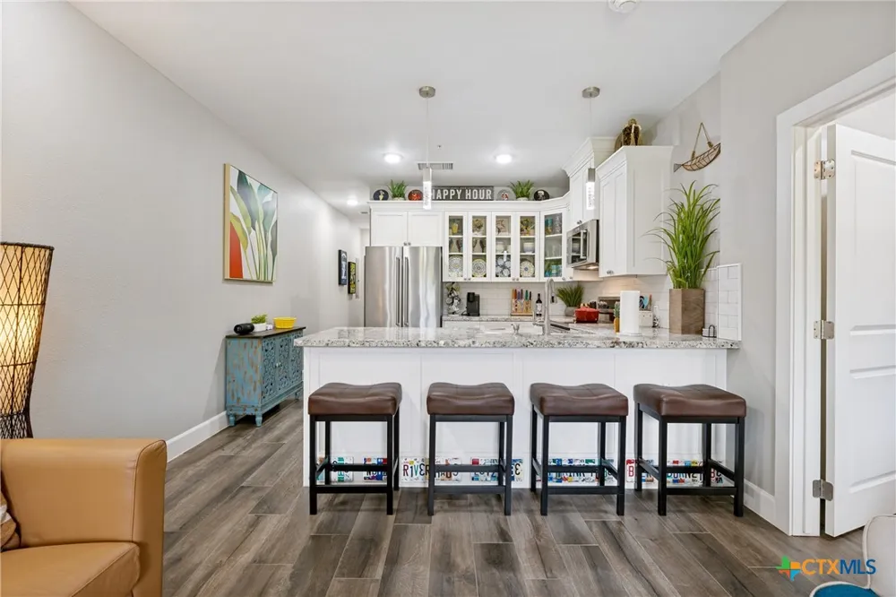 1228 Ervendberg Avenue #104 New Braunfels, TX 78130