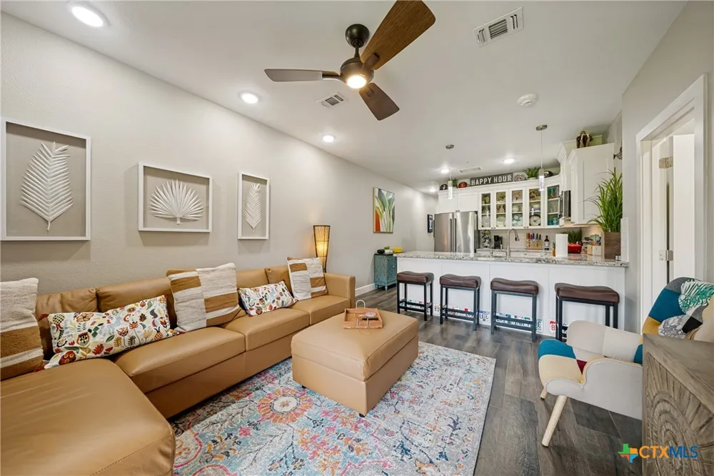 1228 Ervendberg Avenue #104 New Braunfels, TX 78130