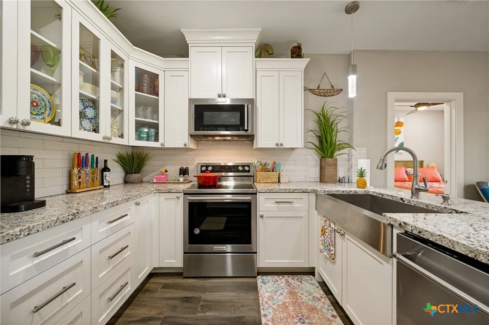 1228 Ervendberg Avenue #104 New Braunfels, TX 78130