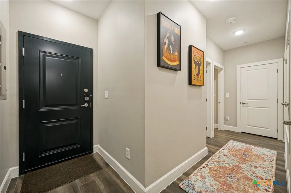 1228 Ervendberg Avenue #104 New Braunfels, TX 78130