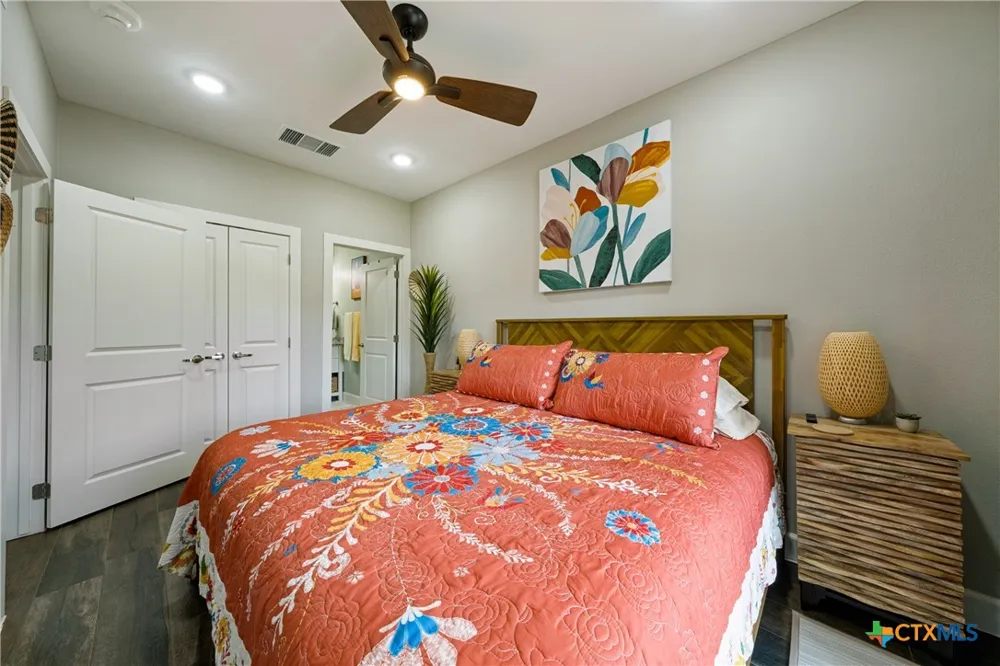 1228 Ervendberg Avenue #104 New Braunfels, TX 78130