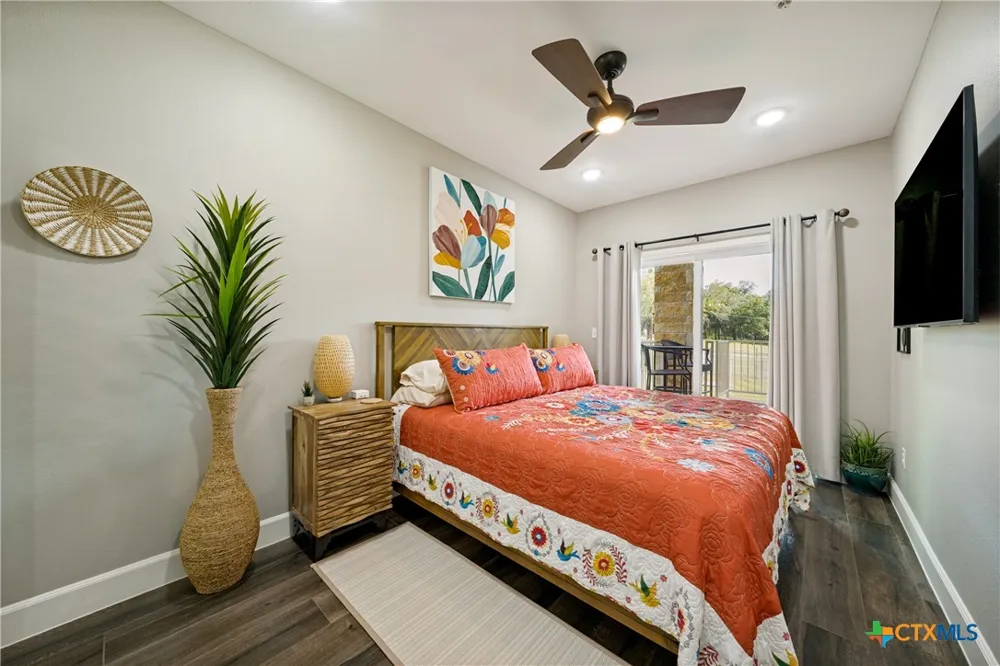 1228 Ervendberg Avenue #104 New Braunfels, TX 78130