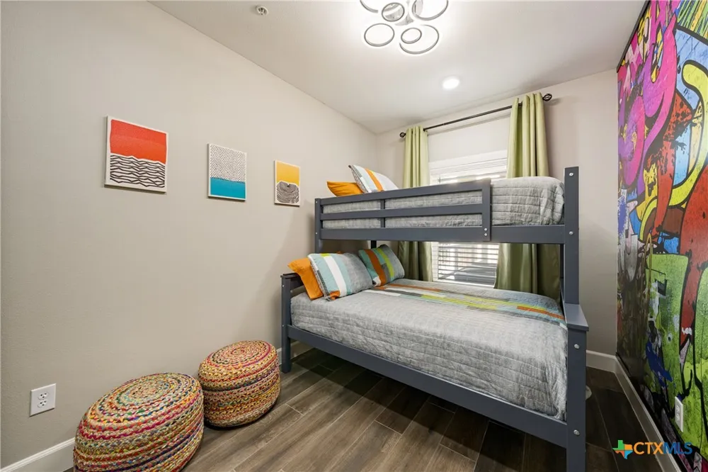 1228 Ervendberg Avenue #104 New Braunfels, TX 78130