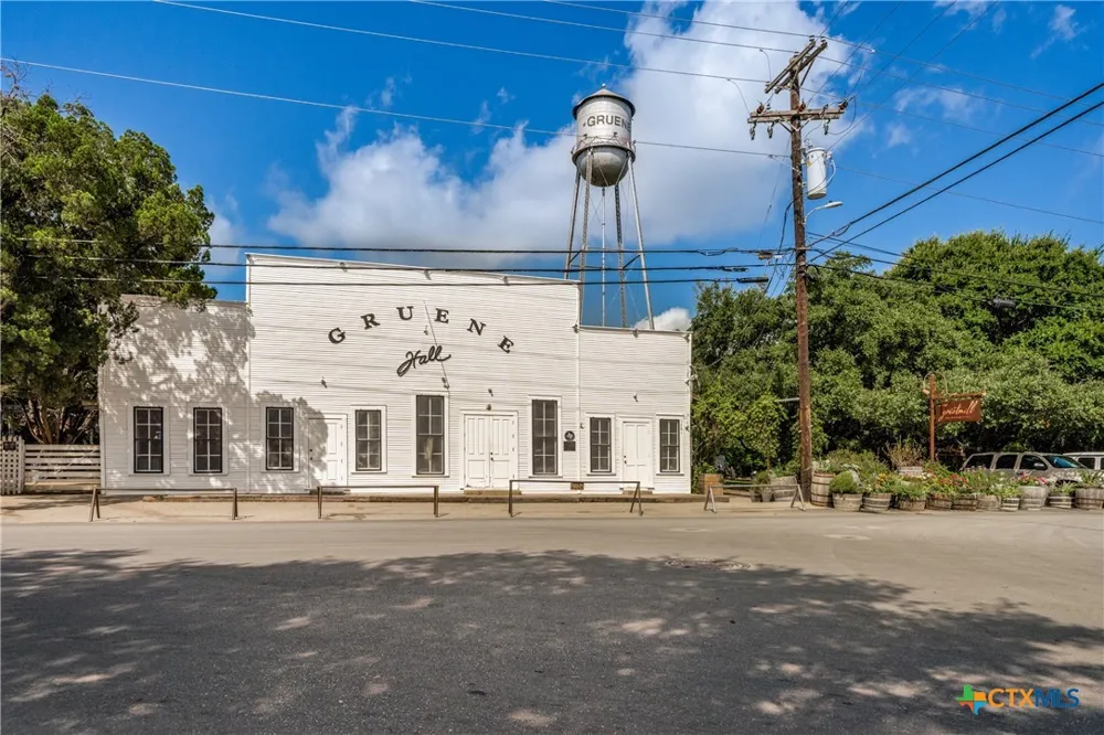 1228 Ervendberg Avenue #104 New Braunfels, TX 78130