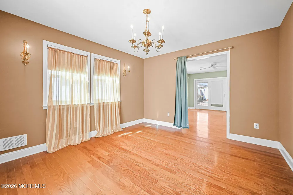106 Chingarora Avenue Keyport, NJ 07735
