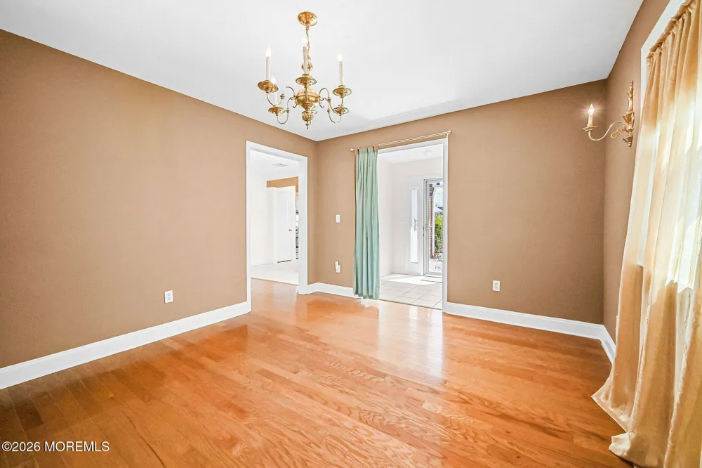 106 Chingarora Avenue Keyport, NJ 07735