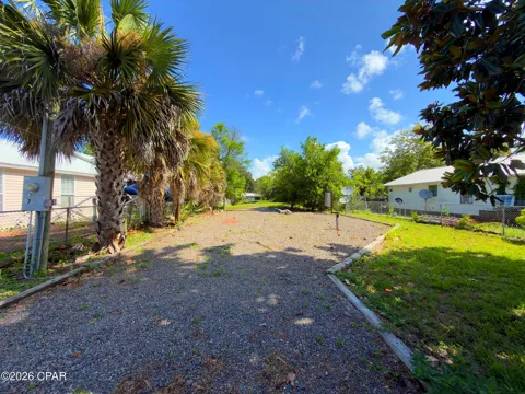 473 Dolphin Street