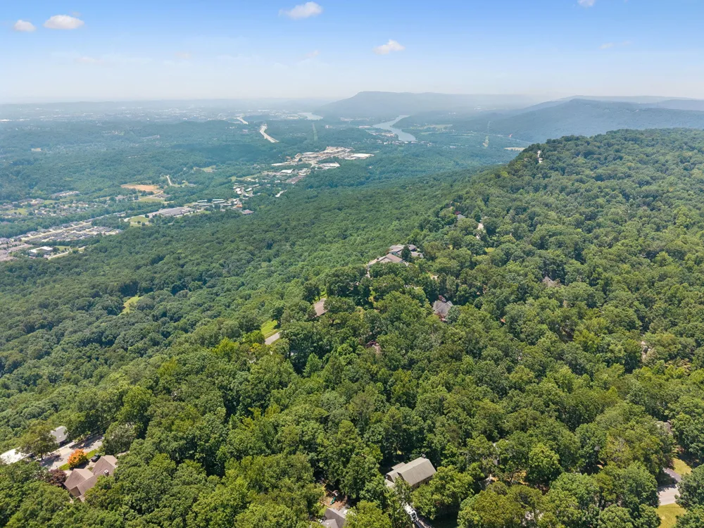 501 Palisades Drive Signal Mountain, TN 37377