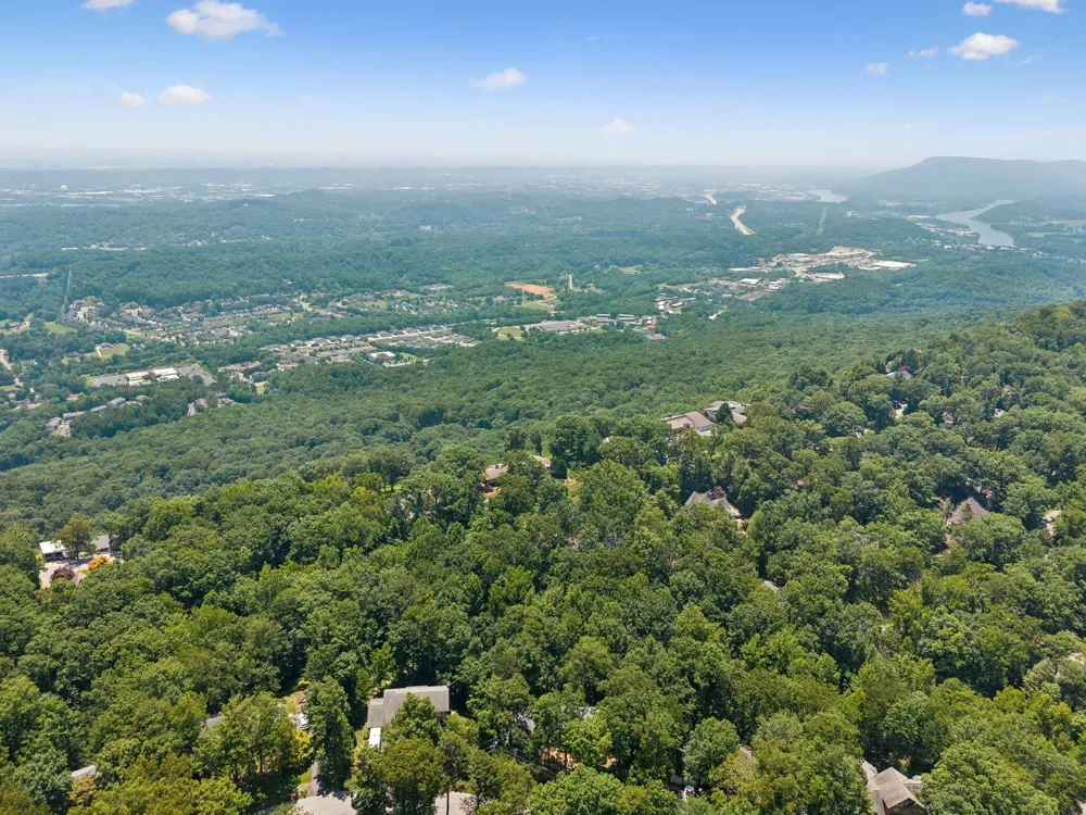 501 Palisades Drive Signal Mountain, TN 37377