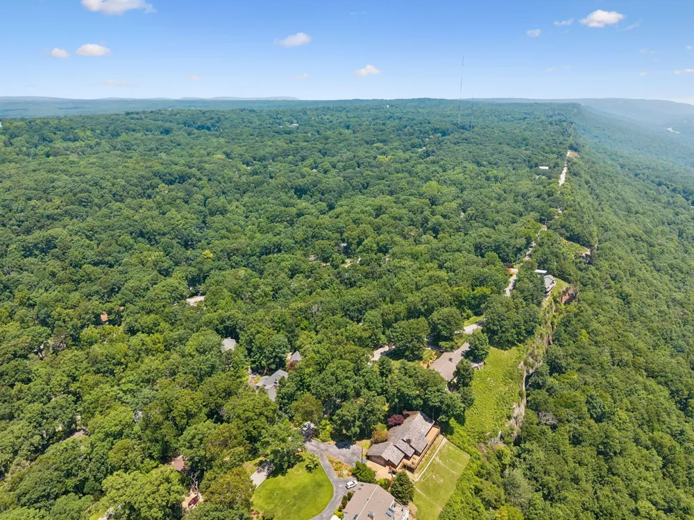 501 Palisades Drive Signal Mountain, TN 37377