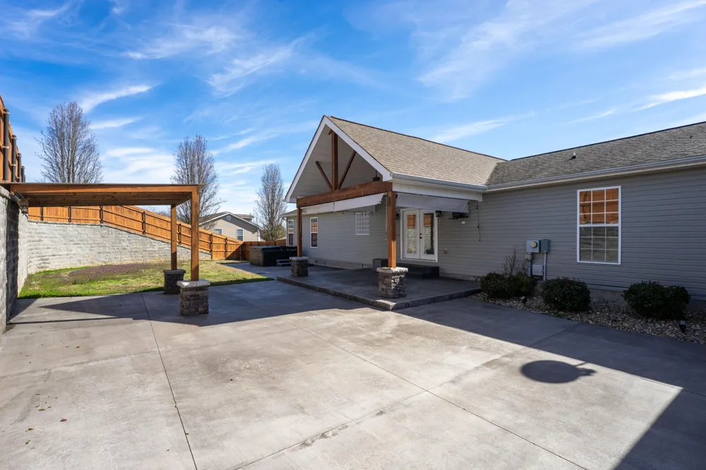 668 Arlis Avenue Dayton, TN 37321