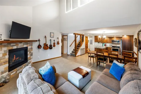 165 Wheeler Place #403