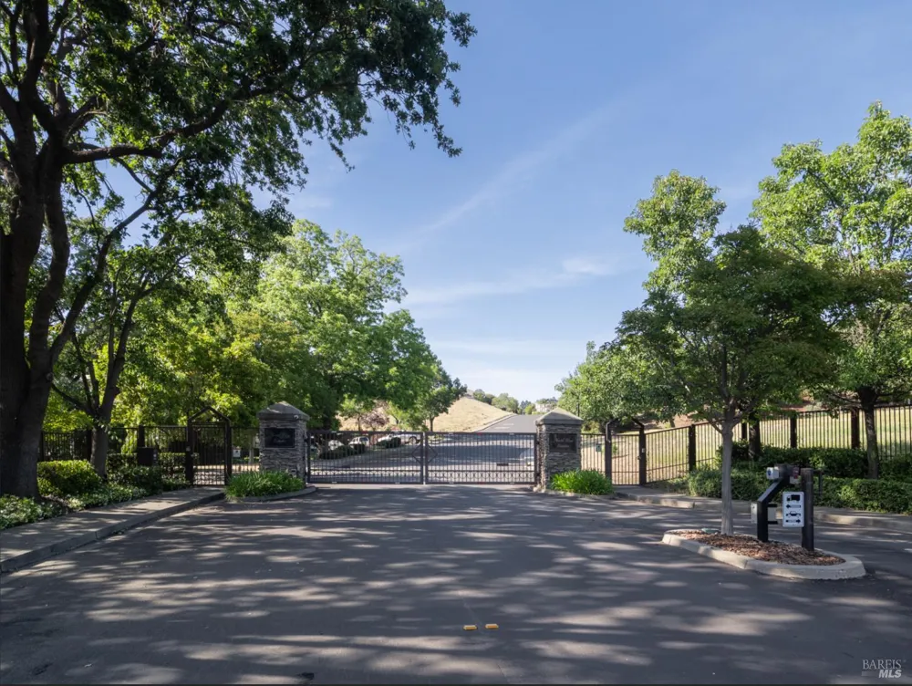 2012 Pinecrest Court Vacaville, CA 95688