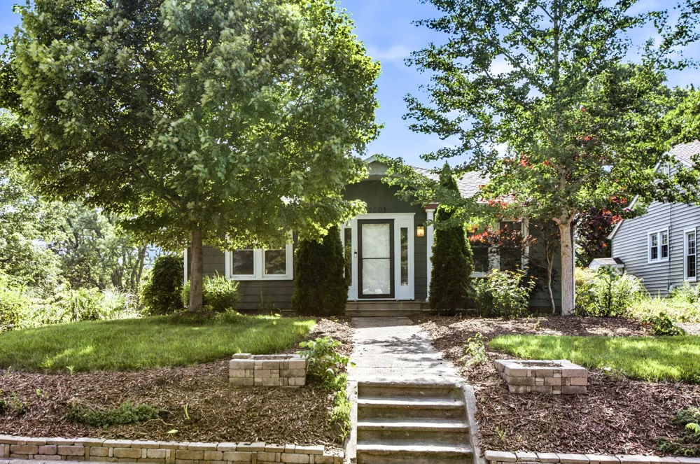 2501 Lakeview Avenue St. Joseph, MI 49085