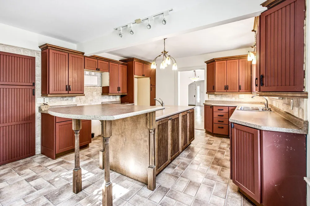 2501 Lakeview Avenue St. Joseph, MI 49085