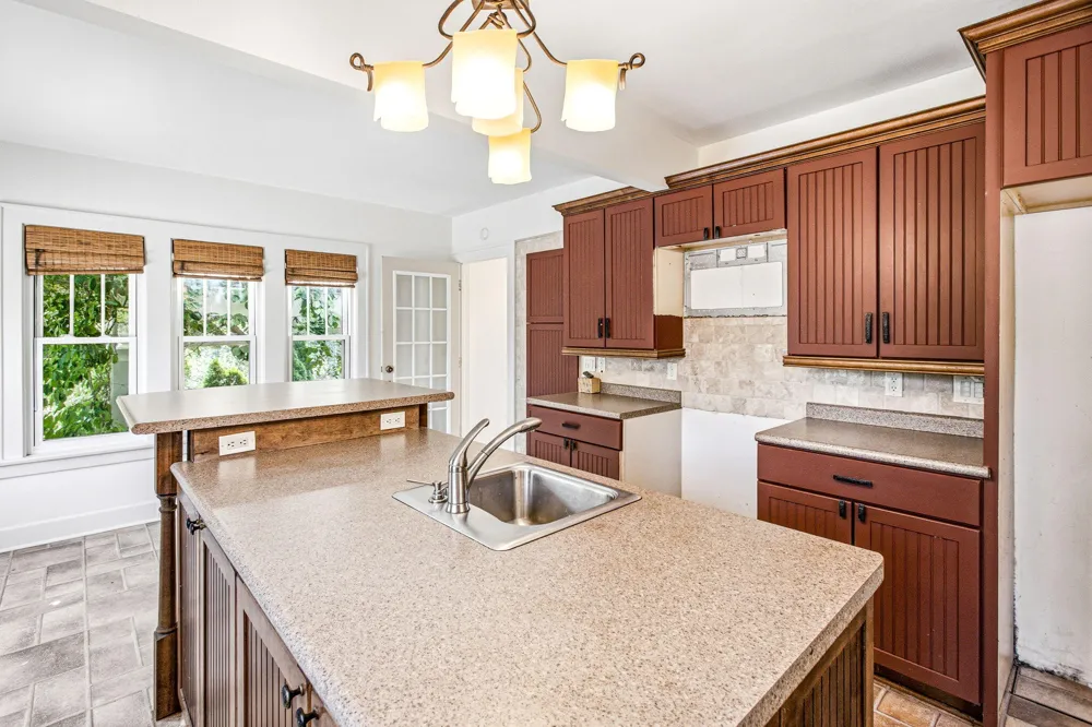 2501 Lakeview Avenue St. Joseph, MI 49085