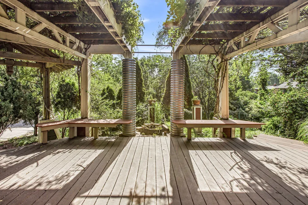 2501 Lakeview Avenue St. Joseph, MI 49085