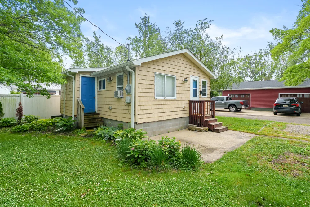 7949 Oak Street Brady Township, MI 49097