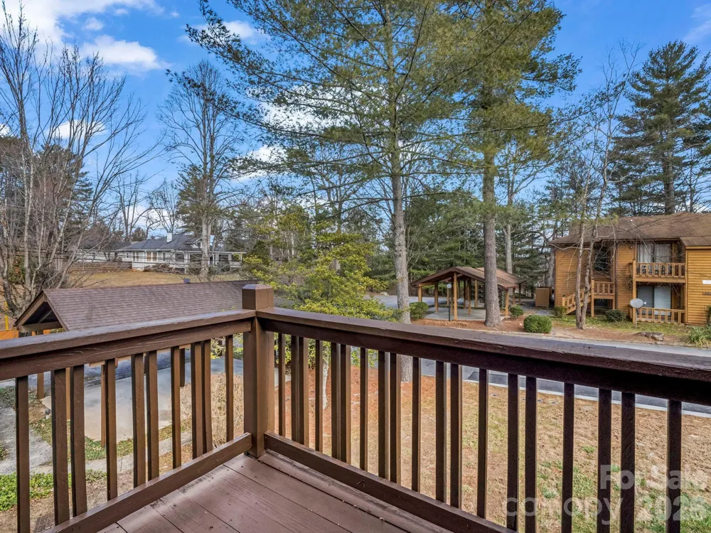 520 Courtwood Lane #8 Hendersonville, NC 28739