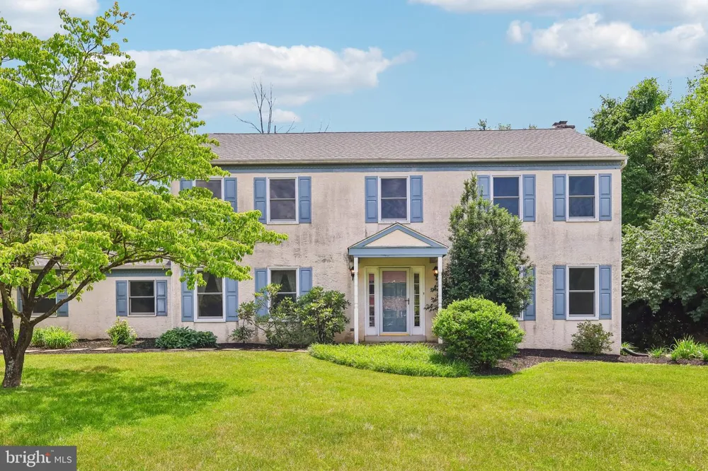 8 LONG DRIVE Downingtown, PA 19335
