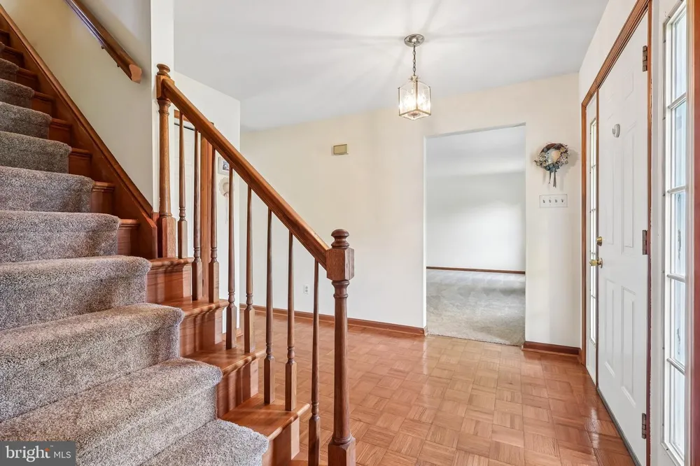 8 LONG DRIVE Downingtown, PA 19335