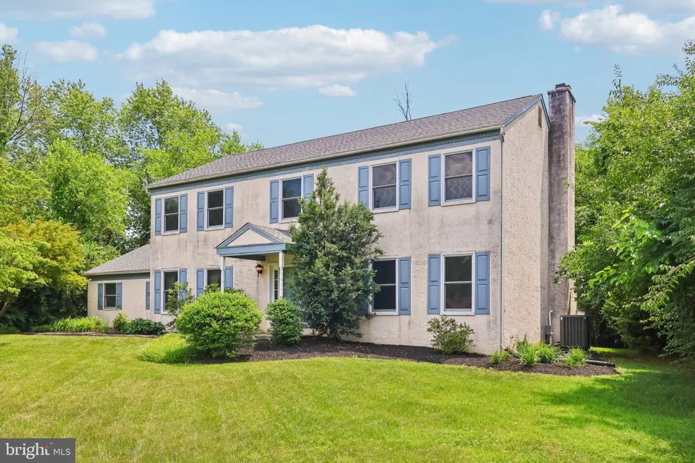 8 LONG DRIVE Downingtown, PA 19335