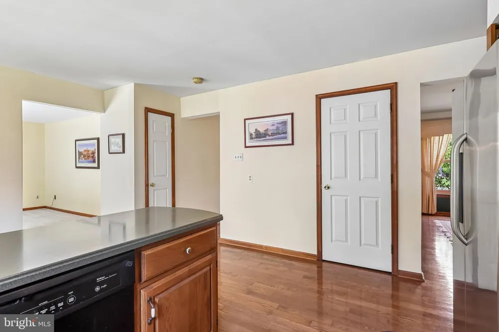 8 LONG DRIVE Downingtown, PA 19335