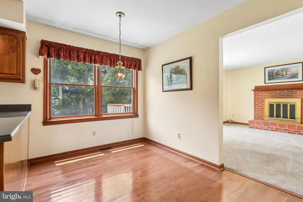8 LONG DRIVE Downingtown, PA 19335