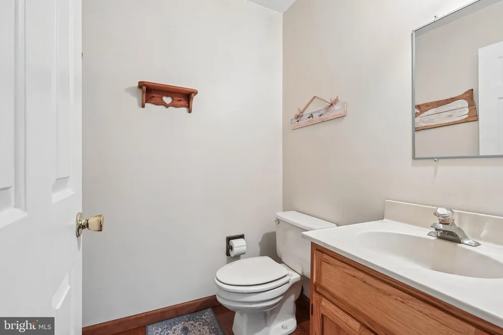 8 LONG DRIVE Downingtown, PA 19335