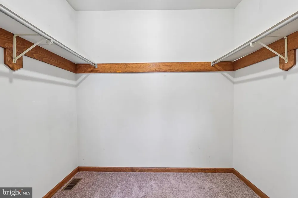 8 LONG DRIVE Downingtown, PA 19335