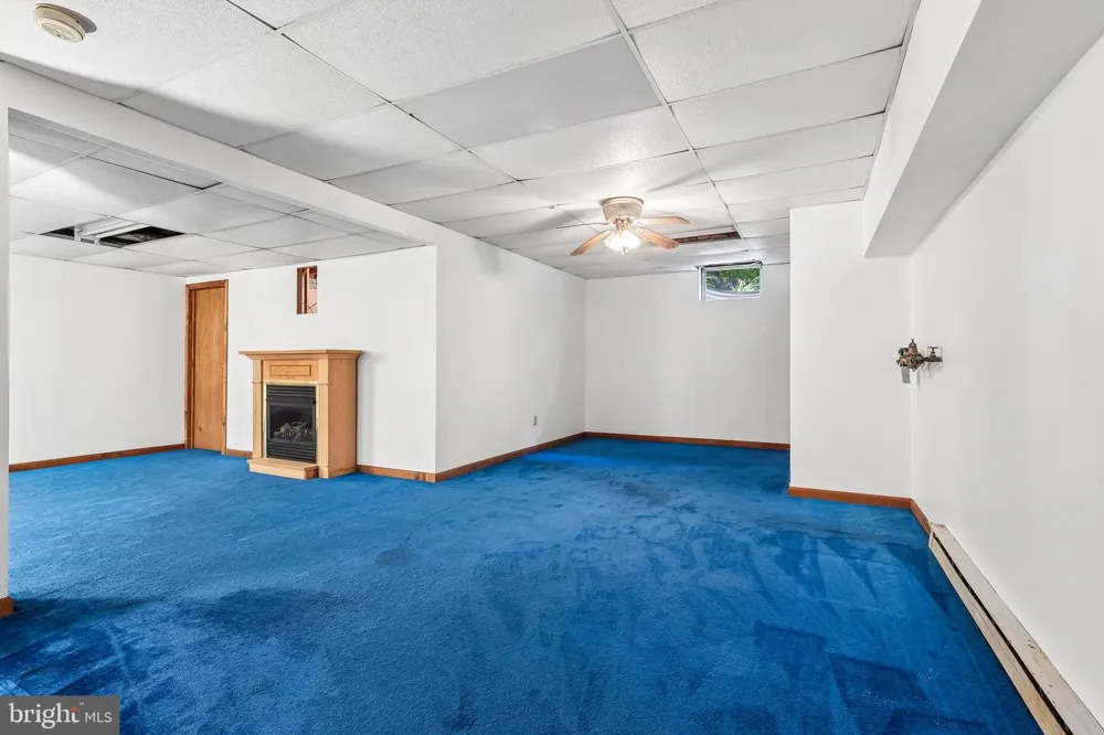 8 LONG DRIVE Downingtown, PA 19335