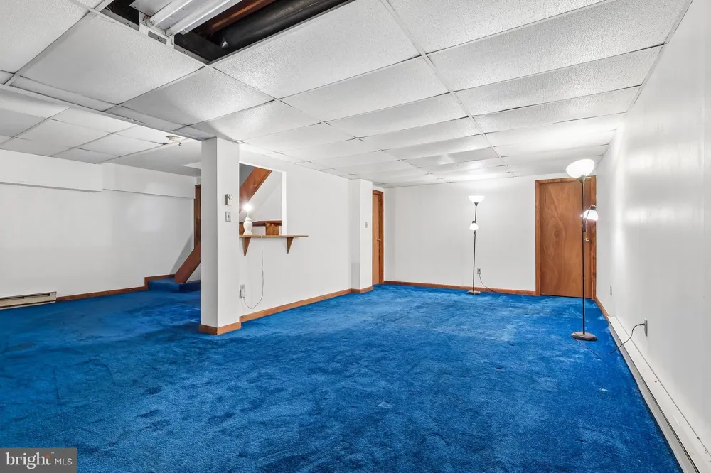8 LONG DRIVE Downingtown, PA 19335